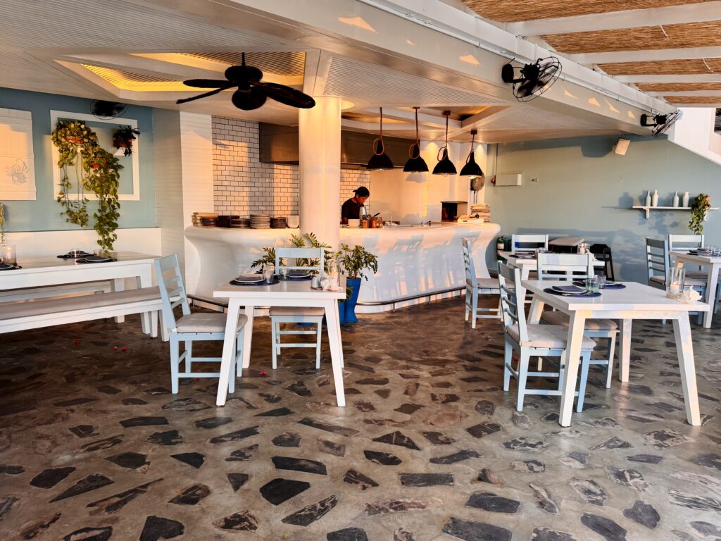 コンラッドコサムイ アズール 店内の様子