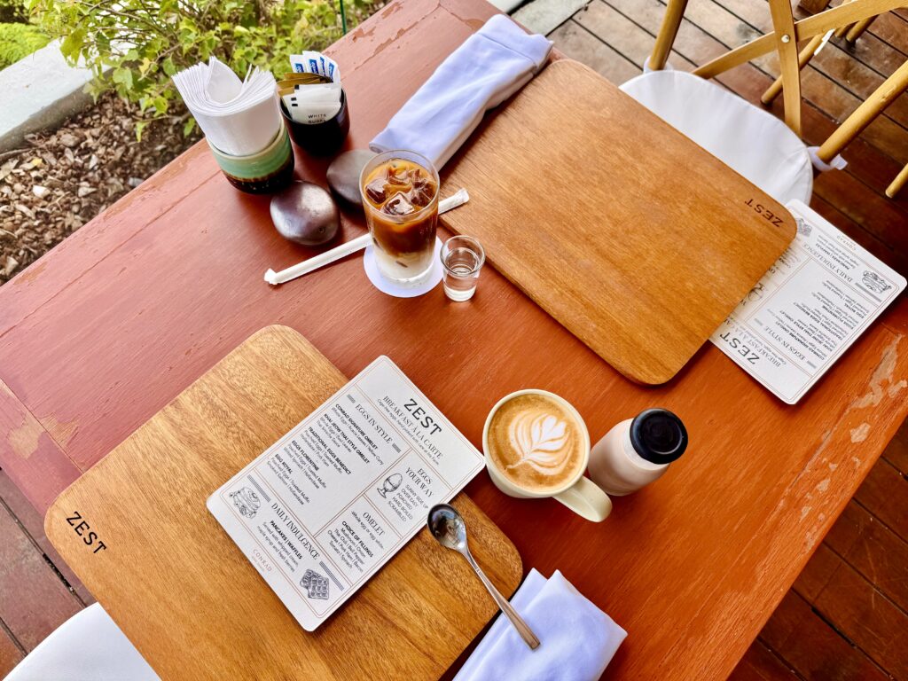 コンラッドコサムイ 朝食のテーブルセッティング