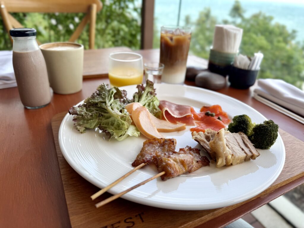 コンラッドコサムイの朝食で食べたサテー