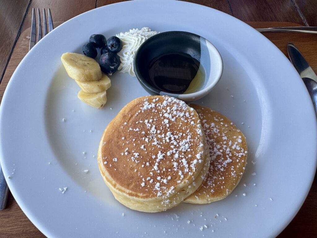 コンラッドコサムイの朝食で食べたパンケーキ
