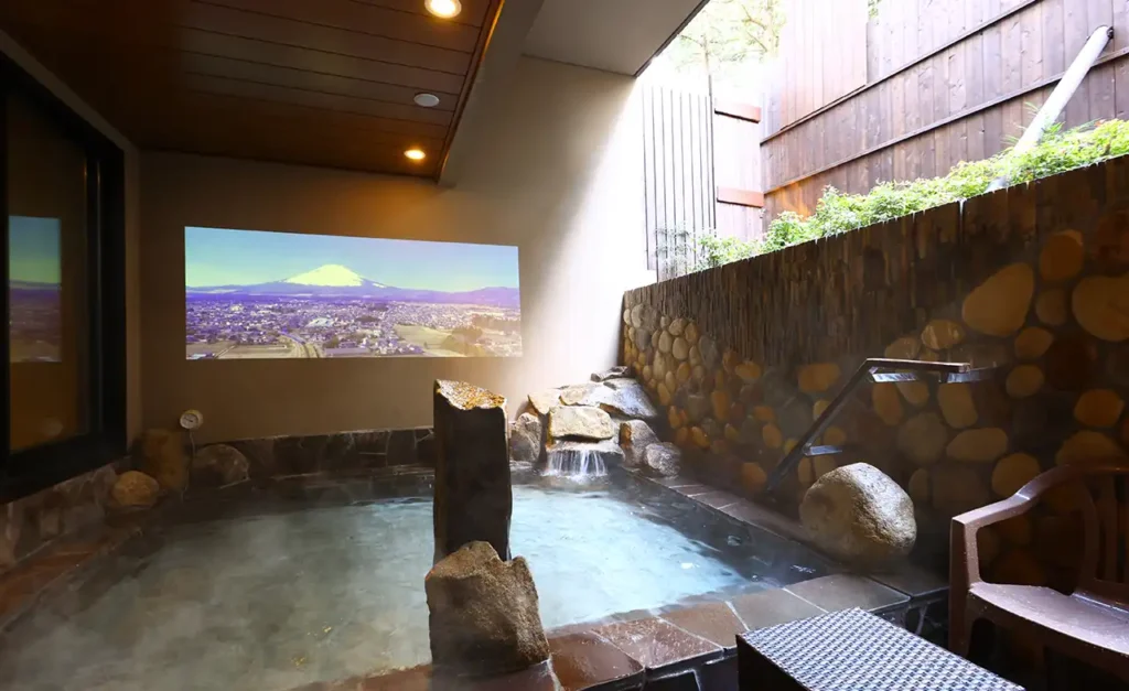 ドーミーインEXPRESS富士山御御殿場 大浴場 外湯(女湯)の様子