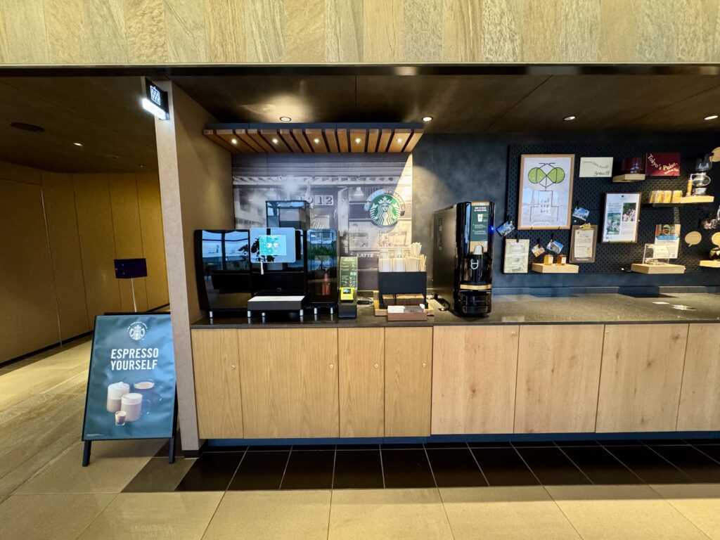 ダブルツリーbyヒルトン東京有明のスタバコーナー