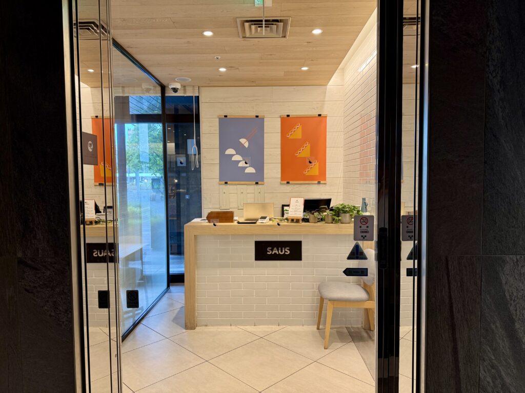 ダブルツリーbyヒルトン東京有明 朝食会場 SAUS