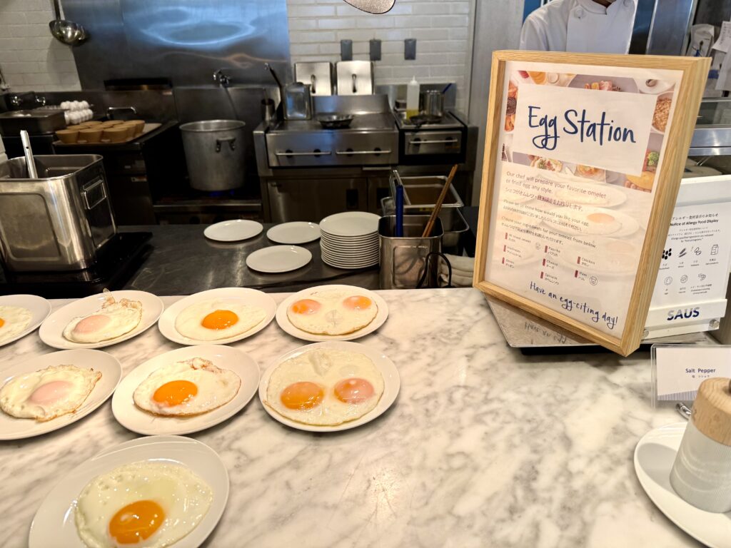 ダブルツリーbyヒルトン東京有明 朝食会場 SAUS エッグステーション