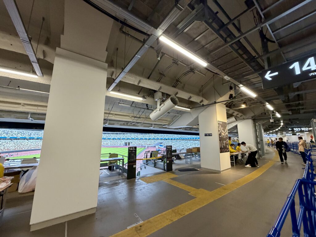 東京レガシーハーフマラソン2025 ランナー受付の様子