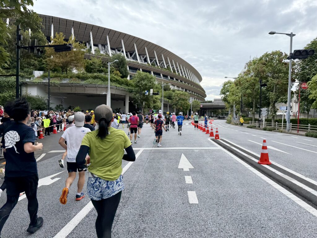 東京レガシーハーフマラソン2025 国立競技場に戻ってきた