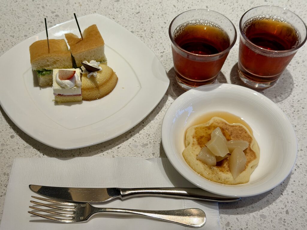 ヒルトン東京お台場 エグゼクティブラウンジ アフタヌーンティで食べたもの