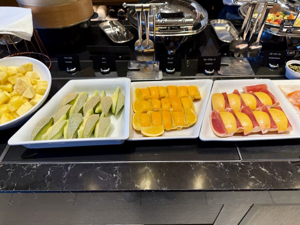 ヒルトン東京お台場 エグゼクティブラウンジ 朝食のフルーツ