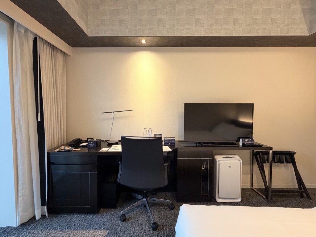 ダブルツリーbyヒルトン東京有明 ゲストルーム デスク