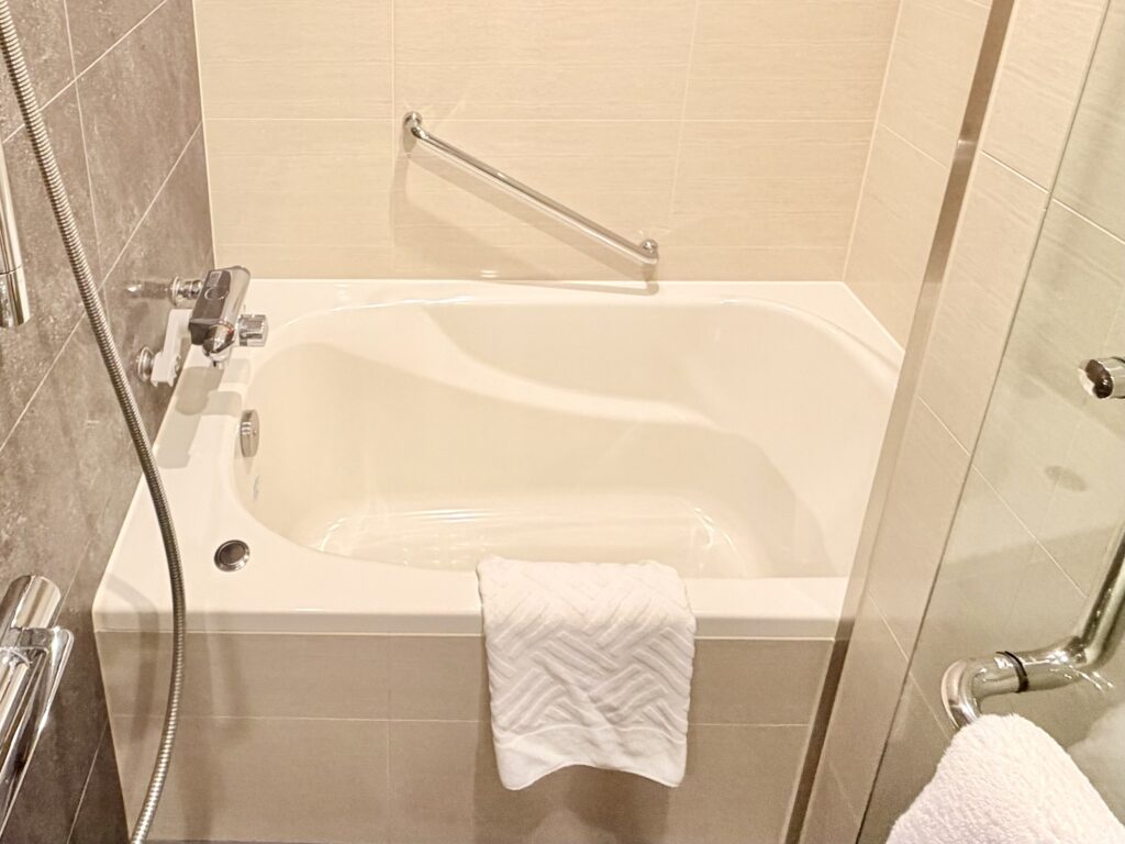 ダブルツリーbyヒルトン東京有明 ゲストルーム バスタブ