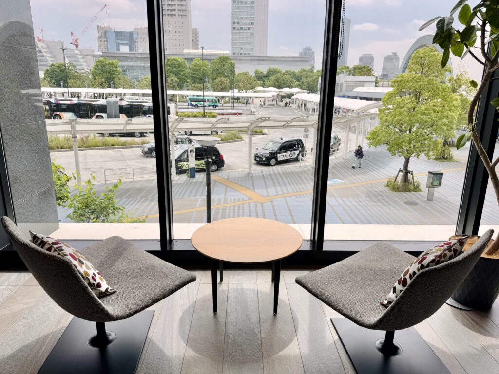 ダブルツリーbyヒルトン東京有明 ロビーエリアの様子