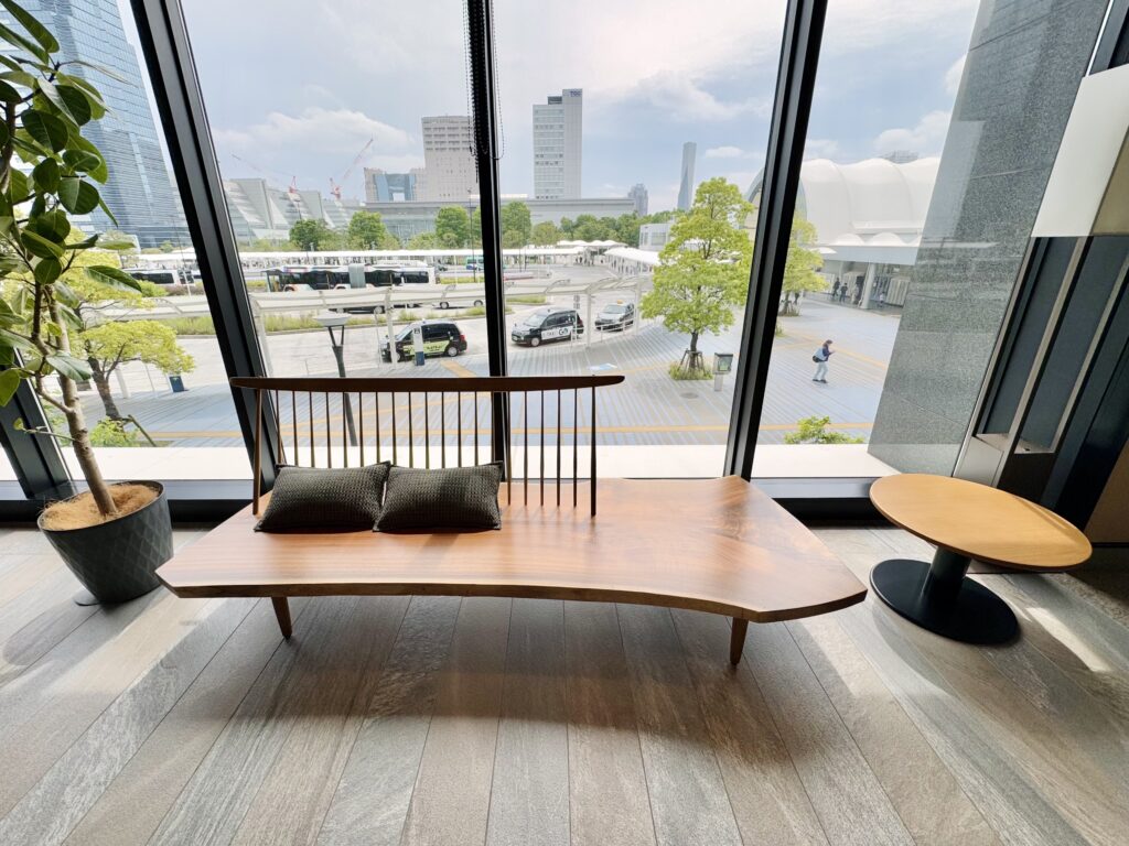 ダブルツリーbyヒルトン東京有明 ロビーエリアの様子