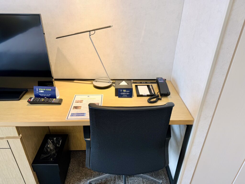 ダブルツリーbyヒルトン東京有明 デラックスルーム デスク