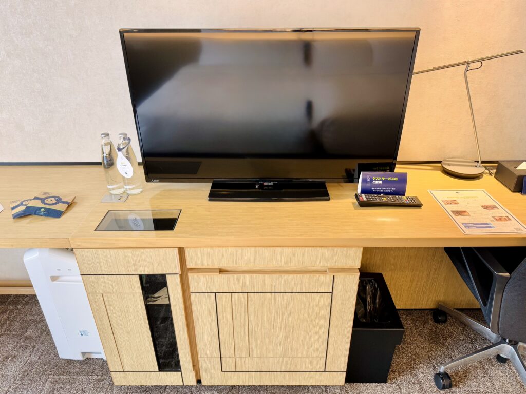 ダブルツリーbyヒルトン東京有明 デラックスルーム テレビ
