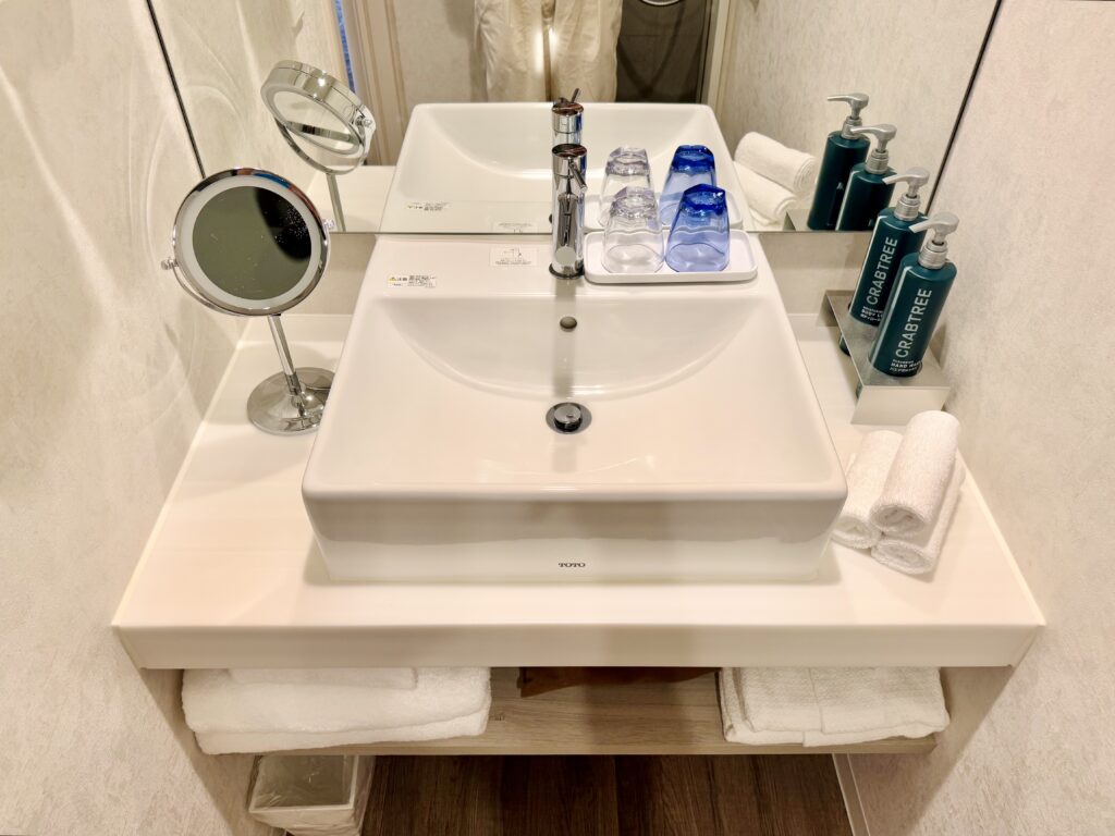 ダブルツリーbyヒルトン東京有明 デラックスルーム 洗面台