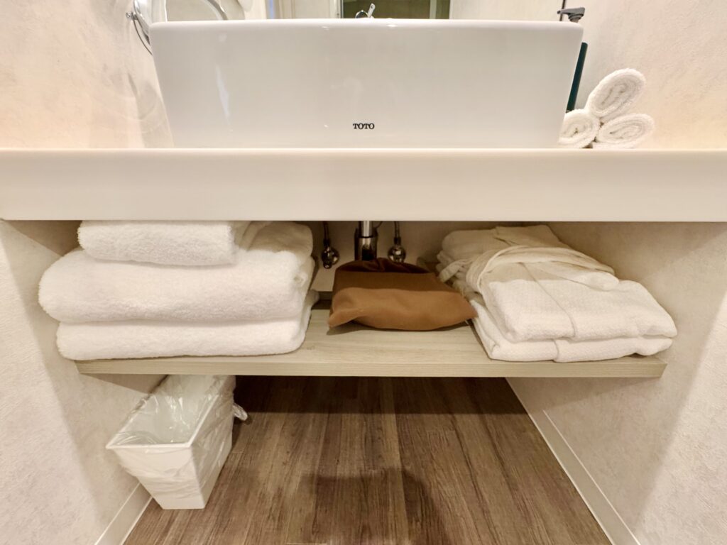 ダブルツリーbyヒルトン東京有明 デラックスルーム 洗面台下の様子