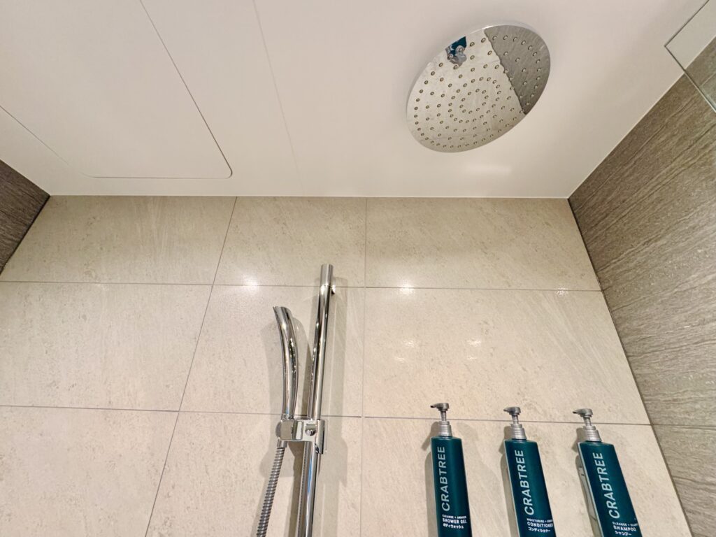 ダブルツリーbyヒルトン東京有明 デラックスルーム バスルームのシャワー