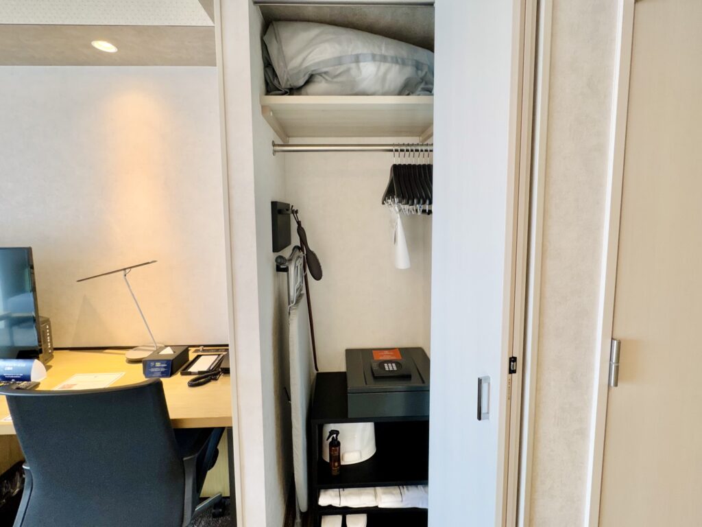 ダブルツリーbyヒルトン東京有明 デラックスルーム クローゼット