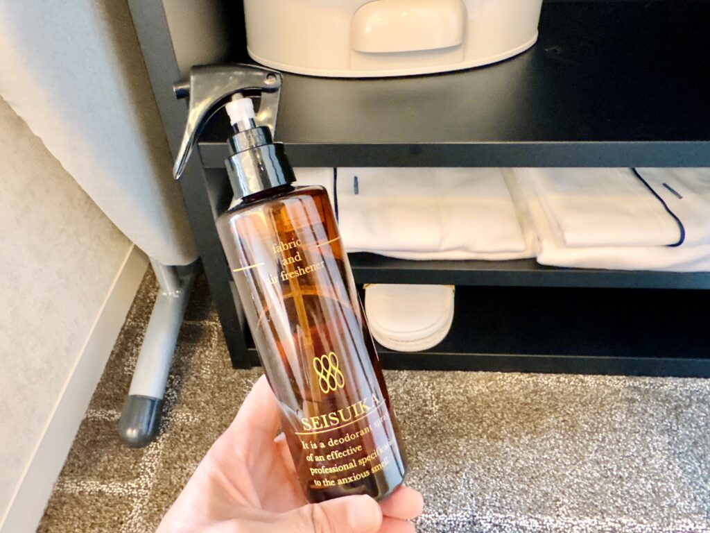 ダブルツリーbyヒルトン東京有明 デラックスルーム クローゼットの消臭スプレー