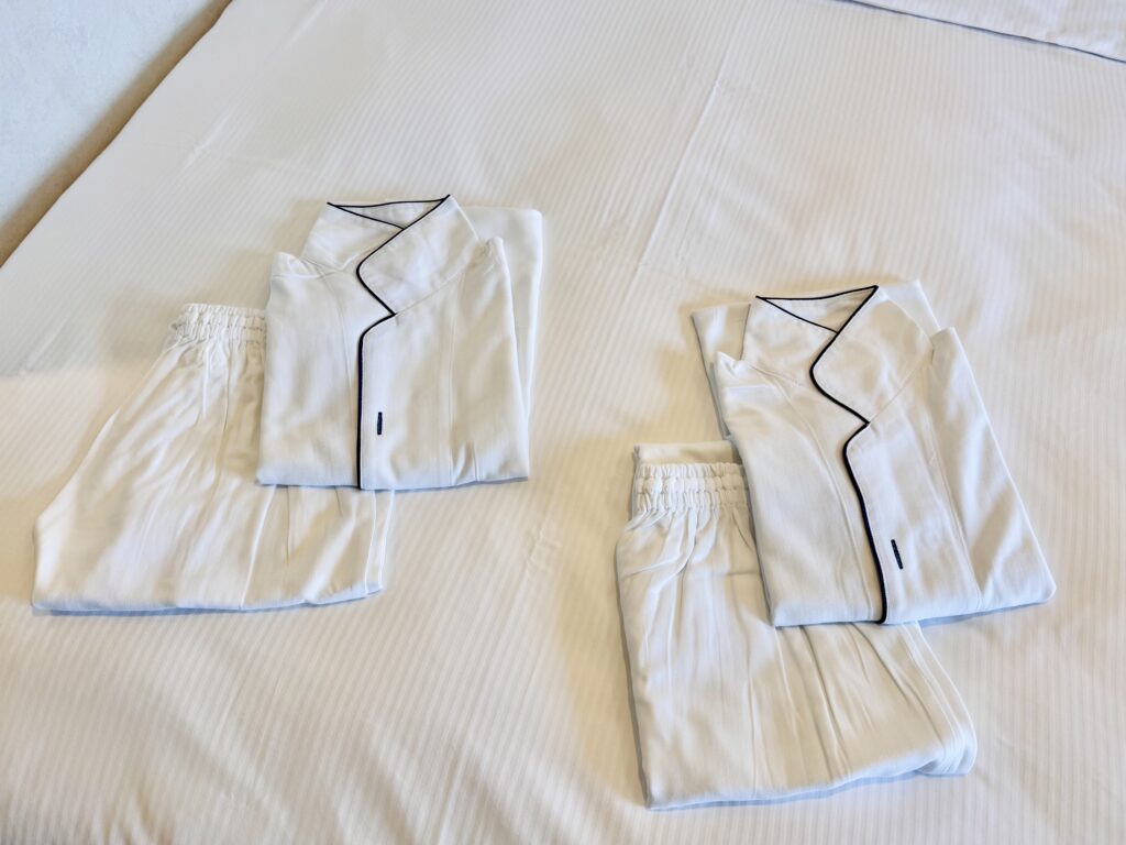 ダブルツリーbyヒルトン東京有明 デラックスルーム パジャマはセパレートタイプ