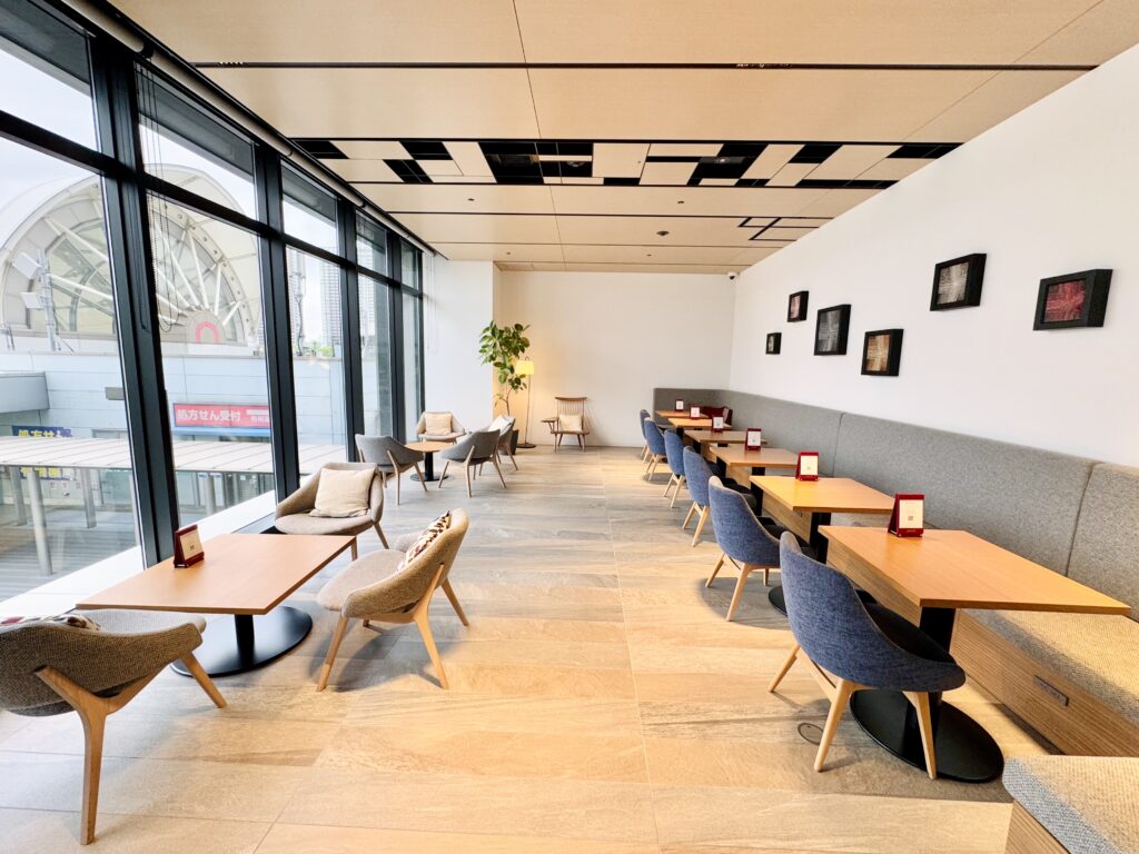 ダブルツリーbyヒルトン東京有明 Brew 33 loungeの様子