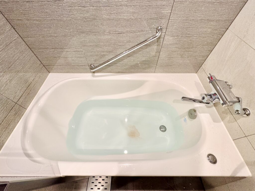 ダブルツリーbyヒルトン東京有明 デラックスルームのバスタブ