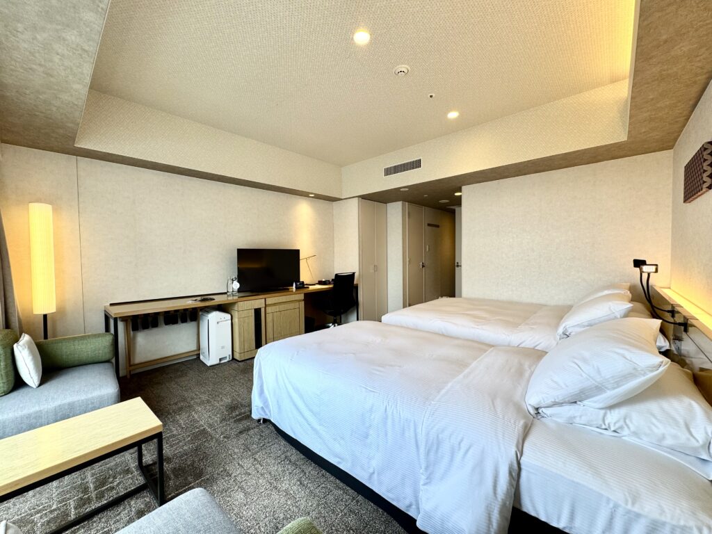 ダブルツリーbyヒルトン東京有明 デラックスルーム 窓側からの様子