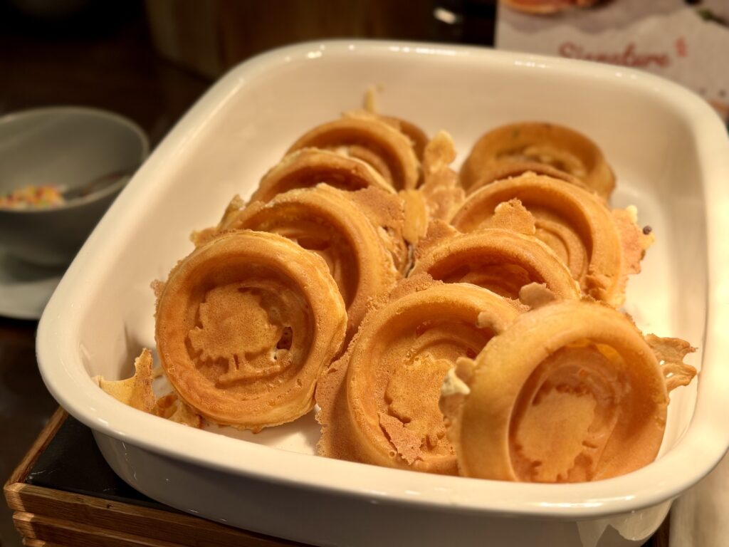 ダブルツリーbyヒルトン東京有明 朝食会場 Brew33 Bar シグネチャーワッフル