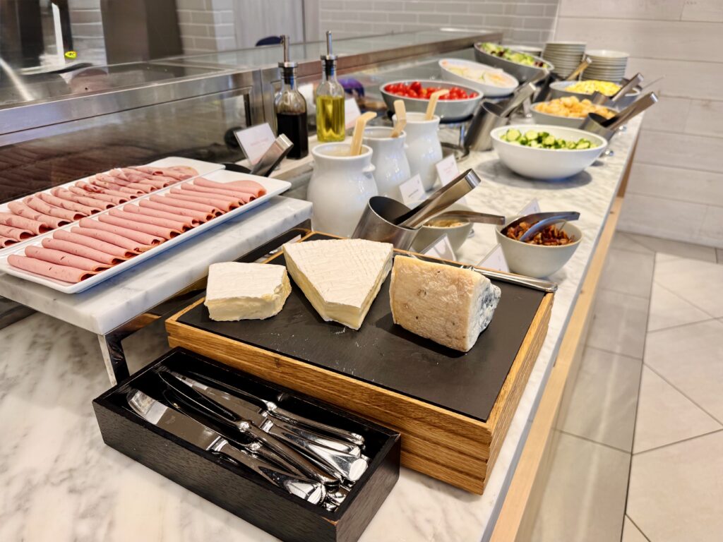 ダブルツリーby東京有明 朝食ビュッフェ サラダコーナー