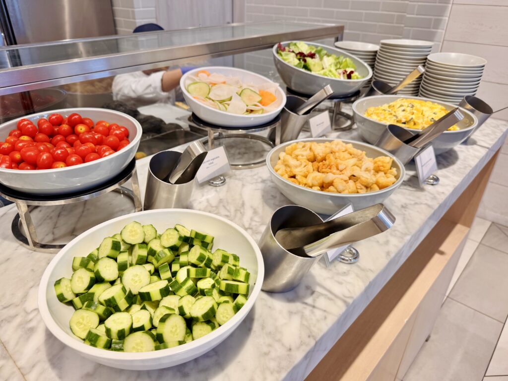 ダブルツリーby東京有明 朝食ビュッフェ サラダコーナー