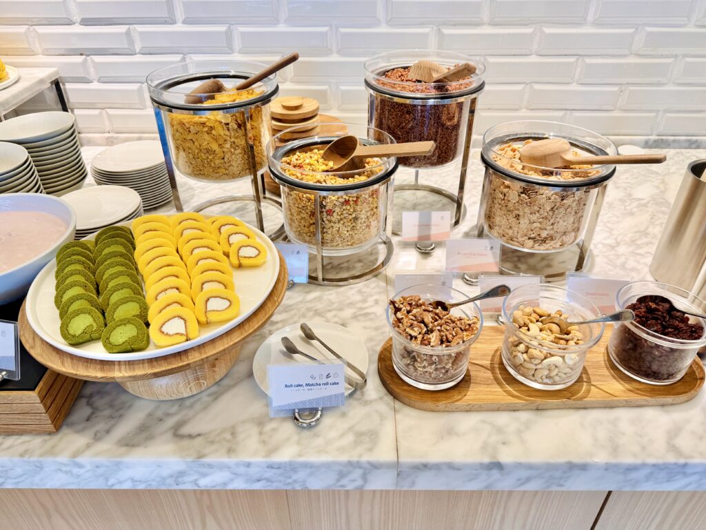 ダブルツリーby東京有明 朝食ビュッフェ スイーツとシリアル