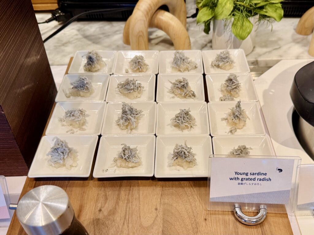 ダブルツリーby東京有明 朝食ビュッフェ ごはんのお供のしらすおろし