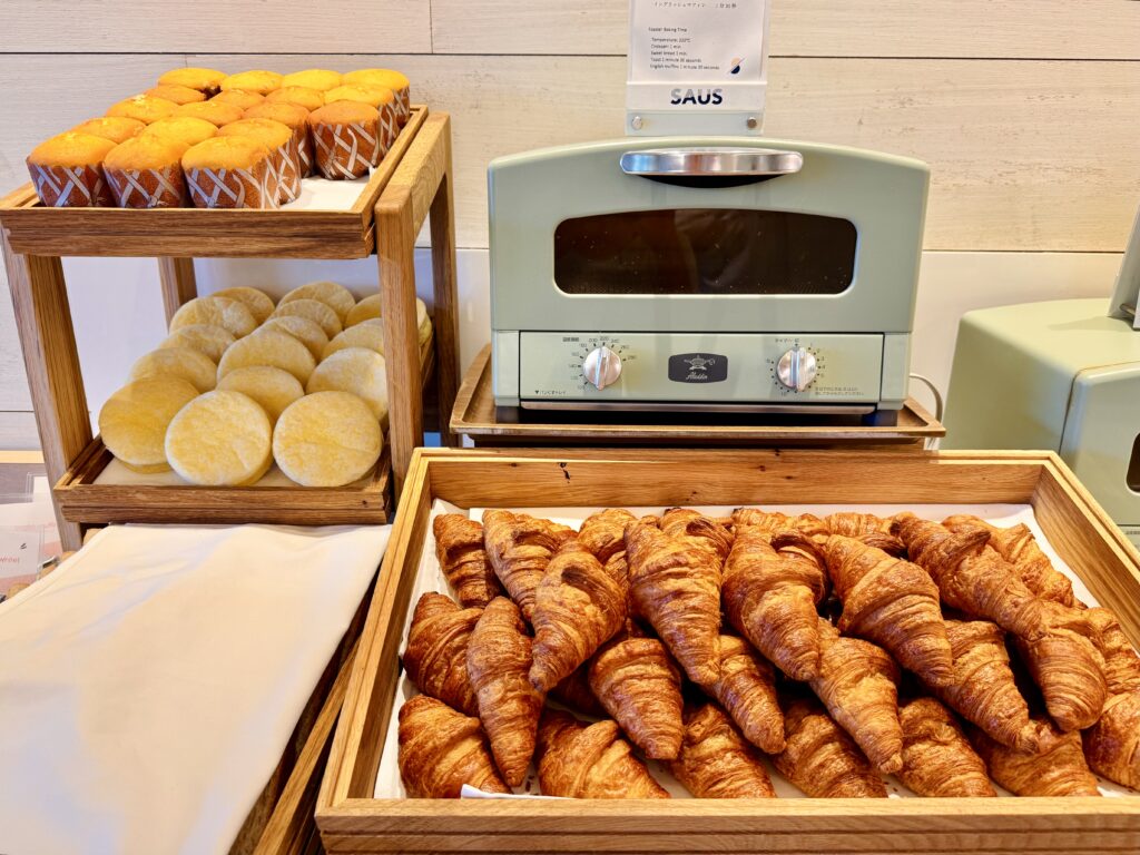 ダブルツリーby東京有明 朝食ビュッフェ パンコーナー