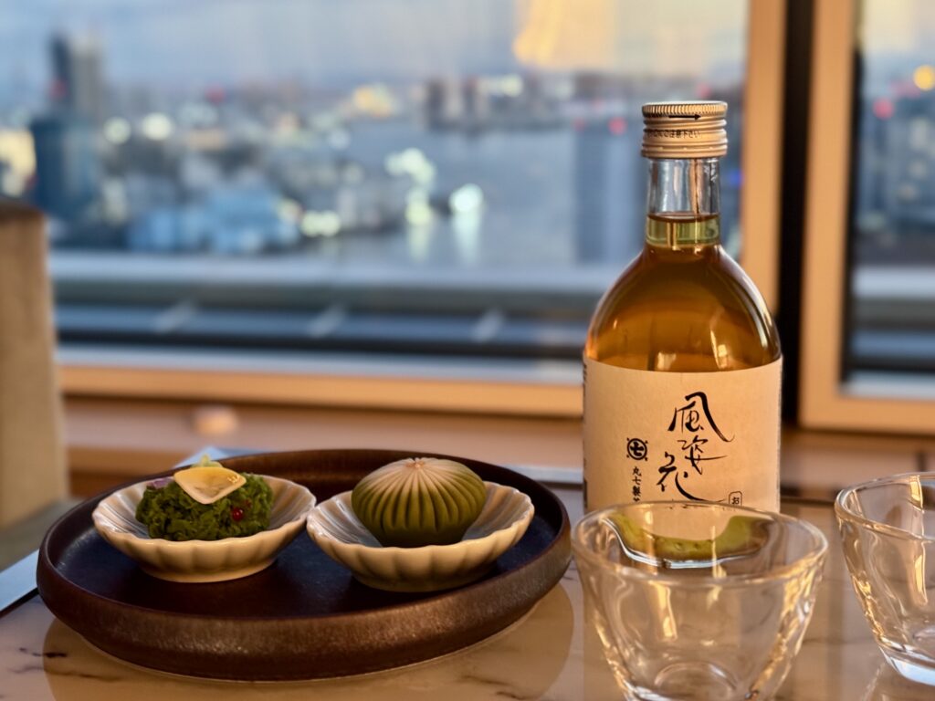 コンラッド東京 お正月のウェルカムギフトはお茶と和菓子