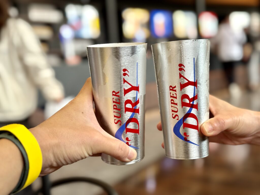 アサヒビールミュージアムで工場見学後にビールで乾杯