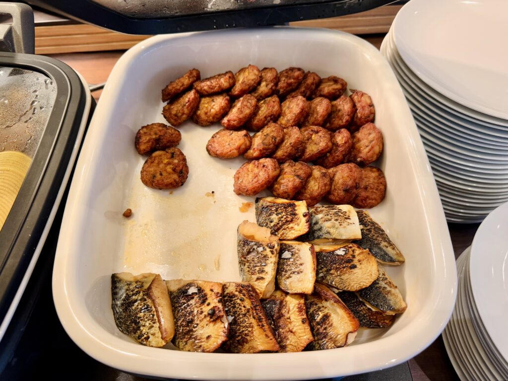 ダブルツリーby東京有明 朝食ビュッフェ Brew33 Barのホットミール