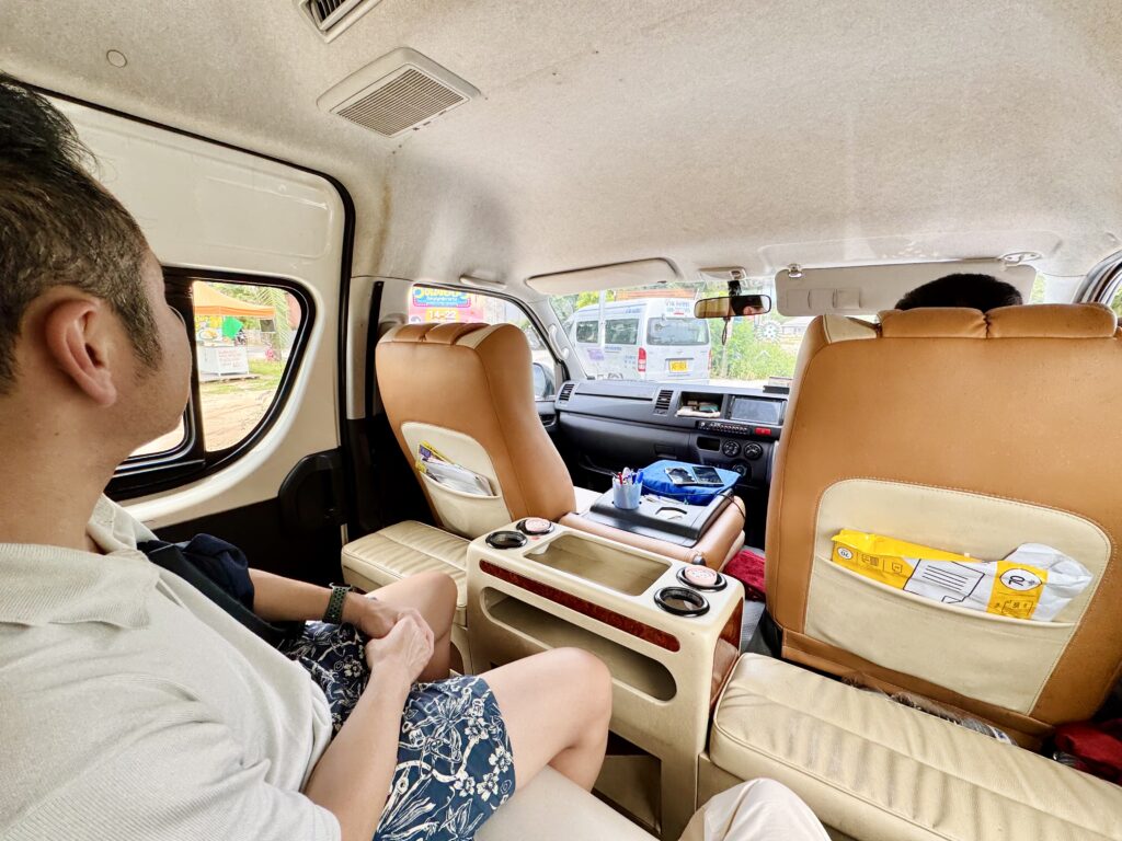 サムイ国際空港からコンラッドコサムイへはタクシーで移動