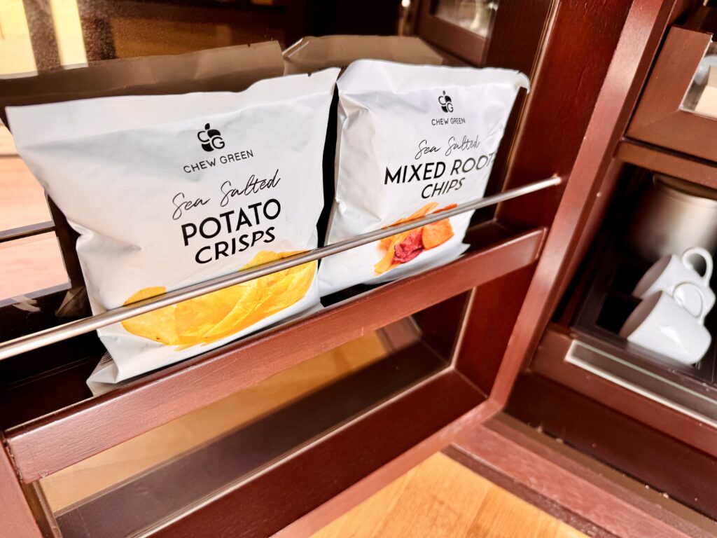 コンラッドコサムイ 客室に置いてあるスナック