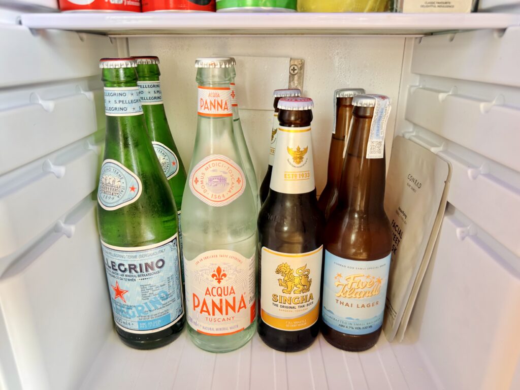 コンラッドコサムイ 客室のミニバーのビール