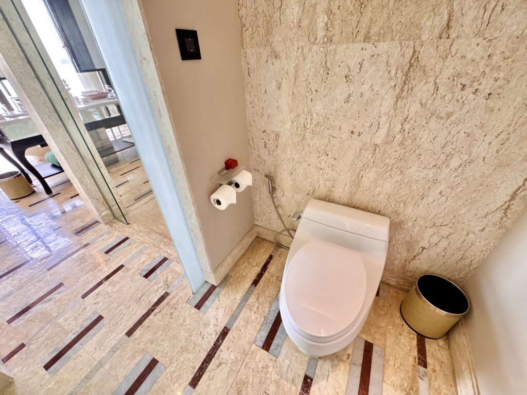 コンラッドコサムイ トイレ