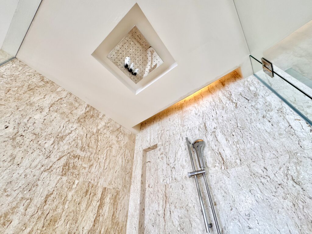 コンラッドコサムイ レインシャワー