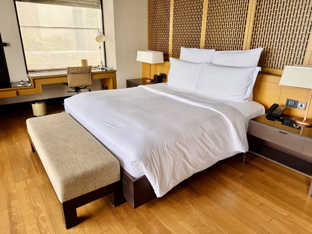 コンラッドコサムイ 客室のキングベッド