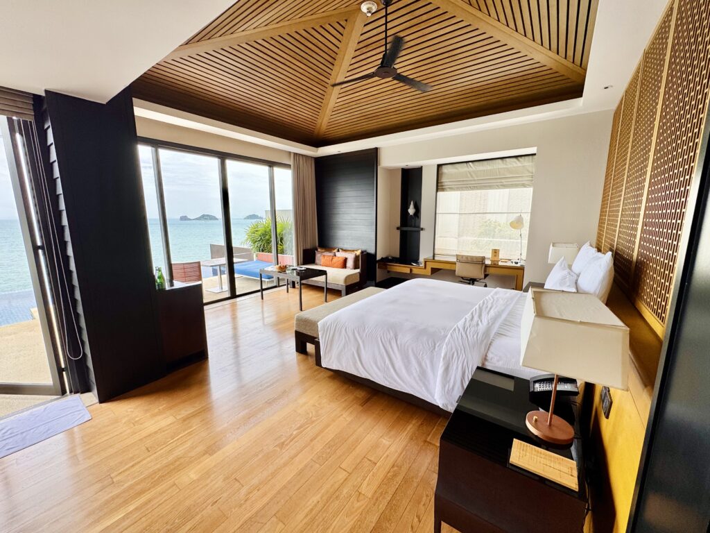 コンラッドコサムイ 全客室はプライベートプール付きヴィラ