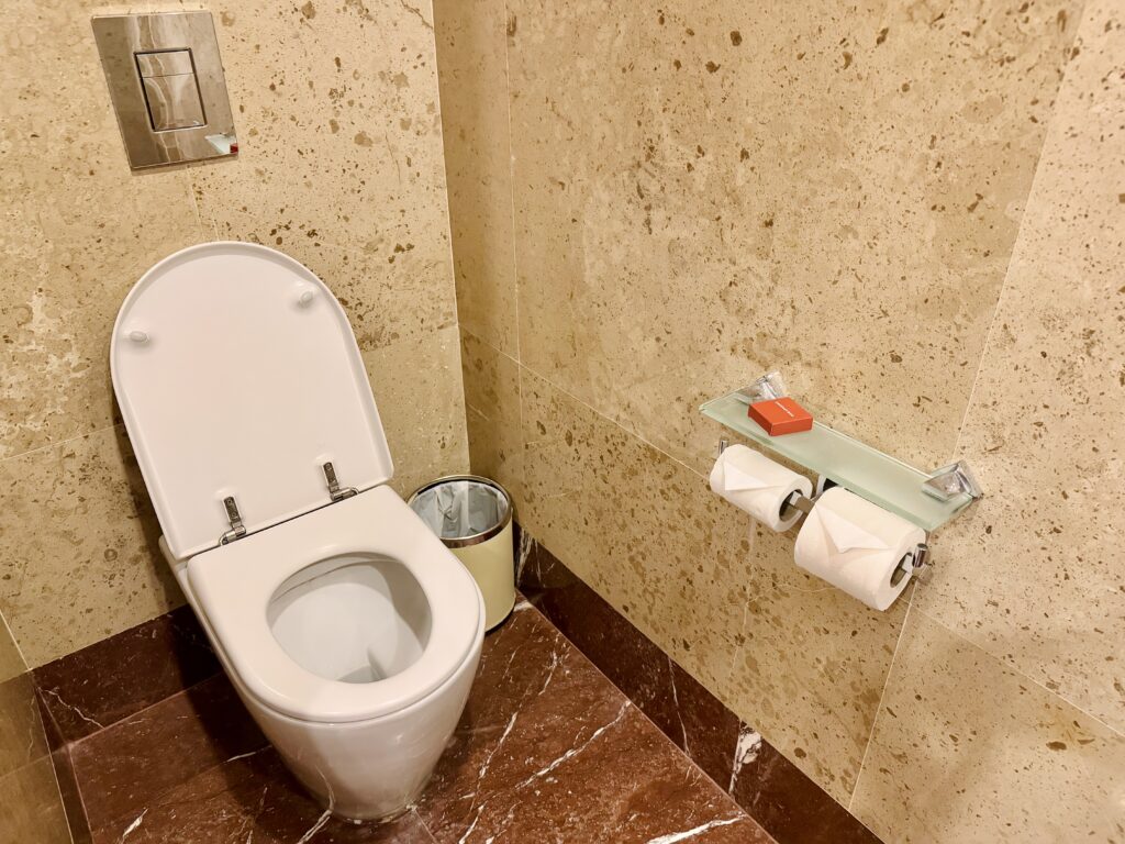 コンラッドコサムイ フィットネスジムのトイレ