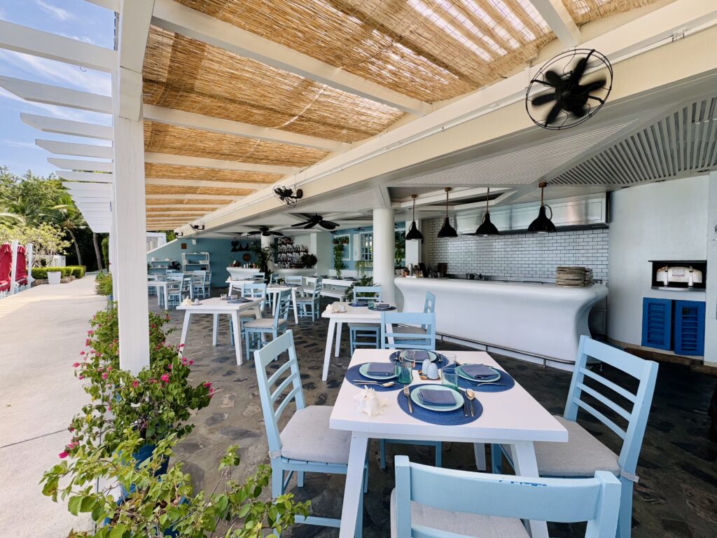 コンラッドコサムイ アズールの様子