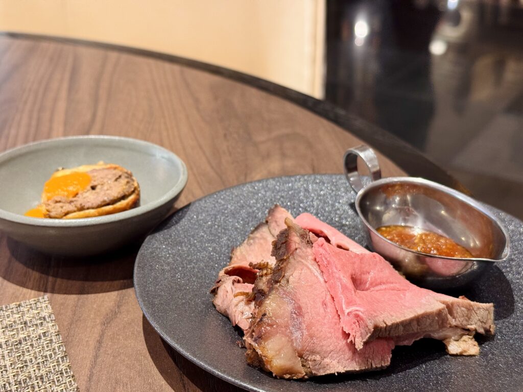 ホテル雅叙園東京 朝食のローストビーフ