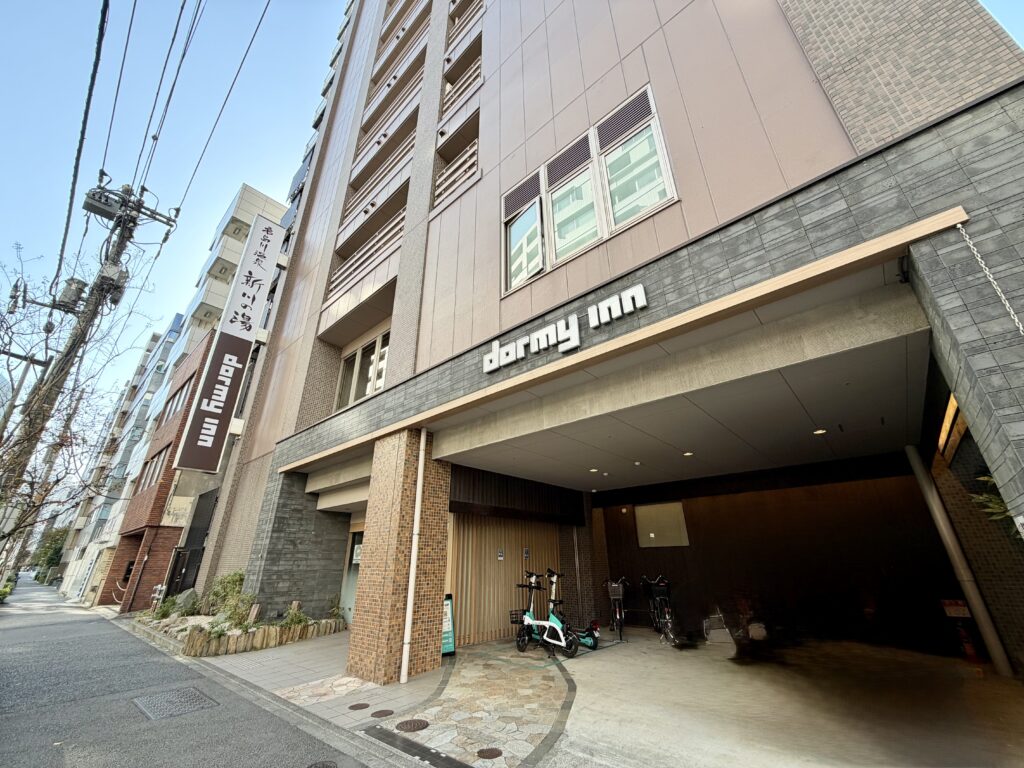 ドーミーイン東京八丁堀のエントランス