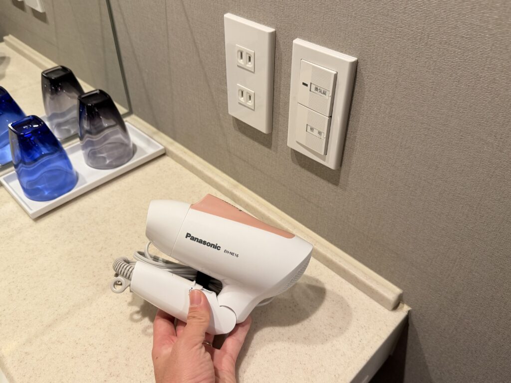 ドーミーイン東京八丁堀の客室ドライヤー