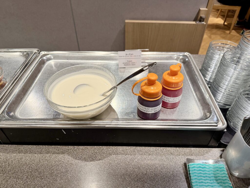 ドーミーイン東京八丁堀の朝食 ヨーグルト