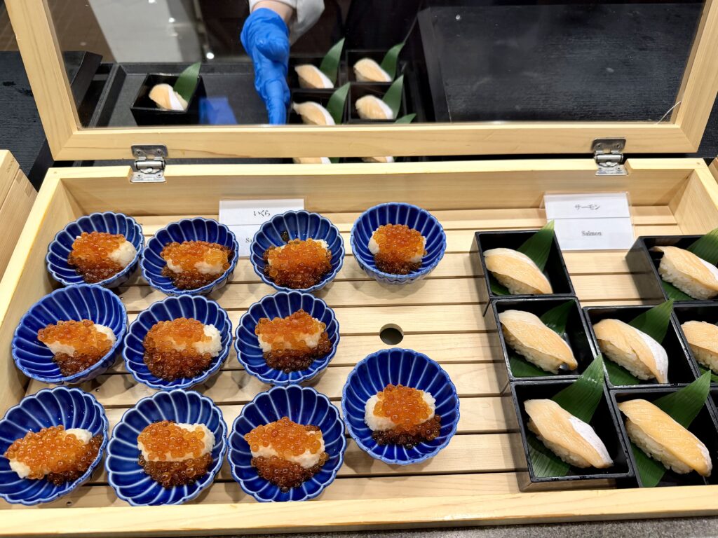 ドーミーイン東京八丁堀の朝食 ご当地メニュー いくらとサーモン